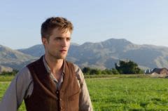 Robert Pattinson aime son chien plus que tout  !
