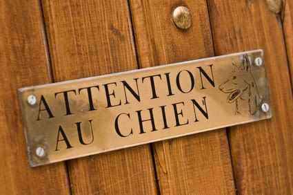  » Attention au chien  » : un panneau qu’il faut penser à afficher