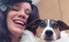 Une maîtresse britannique se marie… avec son chien !
