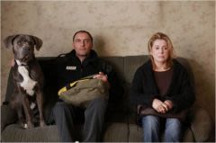 Un cane corso fait les yeux doux à Catherine Deneuve