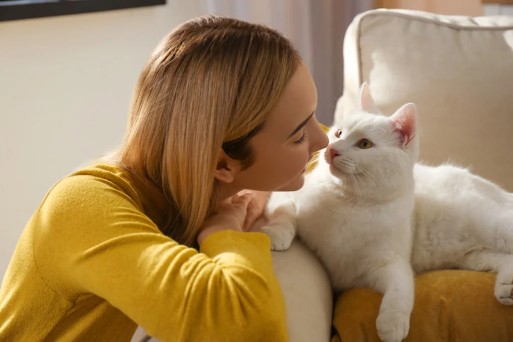 chat_femme_amoureux
