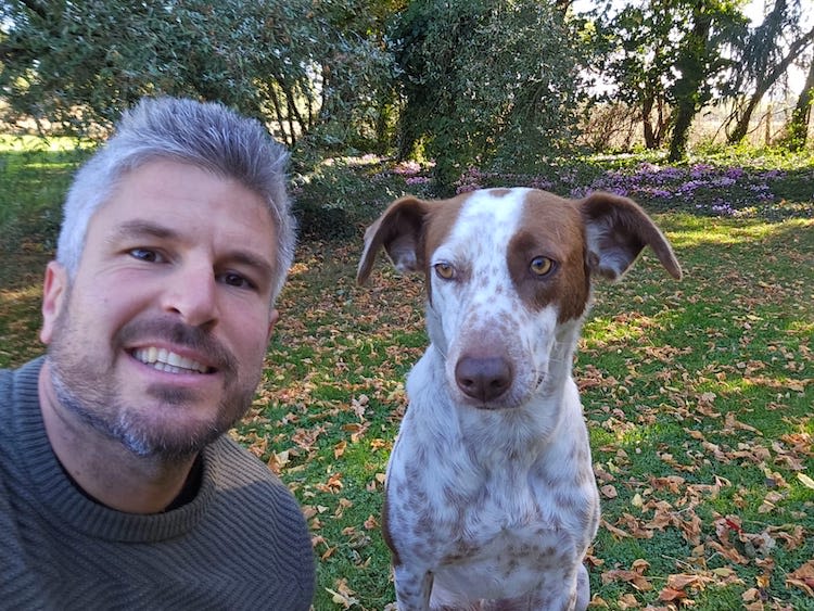 Alexandre Leloup, éducateur canin pour le cinéma et le spectacle :  « Avec Bobby, nous souhaitons normaliser les chiens handicapés. »